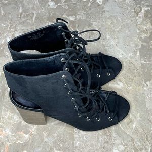 Carlos Santana Lace Sandals